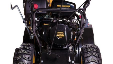 Снегоуборщик бензиновый CHAMPION ST1376E