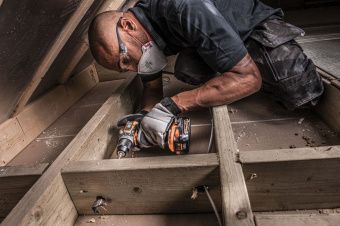 Дрель-шуруповерт аккумуляторная AEG BS18SBL-202C