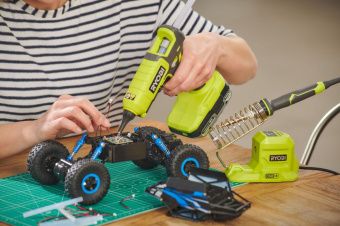 ONE + / Термоклеевой пистолет RYOBI RGL18-0