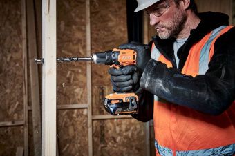 Аккумуляторная дрель-шуруповерт AEG BS18G4-201C