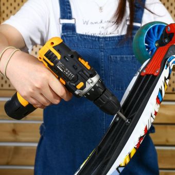 Дрель-шуруповерт аккумуляторная DEKO Banger SET 1