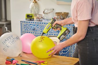 ONE + / Термоклеевой пистолет RYOBI RGL18-0