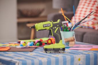 ONE + / Термоклеевой пистолет RYOBI RGL18-0