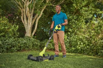 ONE + / Триммер-газонокосилка RYOBI RY18LMC30A-0