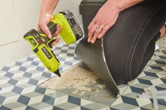 ONE + / Термоклеевой пистолет RYOBI RGL18-0